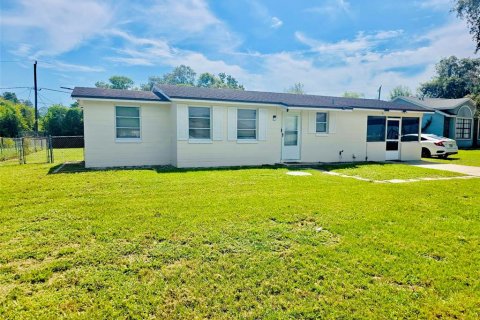 Villa ou maison à vendre à Deltona, Floride: 2 chambres, 72.46 m2 № 2233992 - photo 2