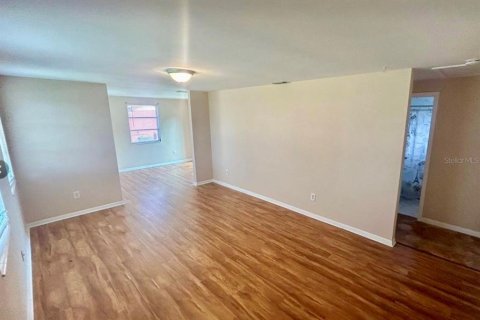 Villa ou maison à vendre à Deltona, Floride: 2 chambres, 72.46 m2 № 2233992 - photo 10