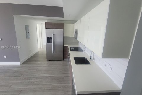 Copropriété à louer à Miami, Floride: 2 chambres, 86.68 m2 № 2021978 - photo 2