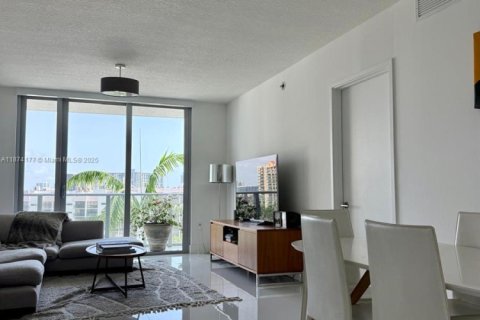 Condominio en venta en Sunny Isles Beach, Florida, 2 dormitorios, 141.58 m2 № 1980140 - foto 1