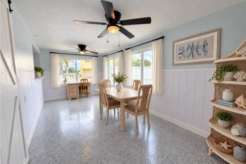 Villa ou maison à louer à Redington Shores, Floride: 2 chambres, 98.85 m2 № 2416824 - photo 9