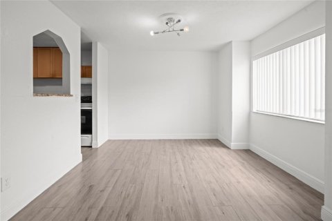 Condominio en alquiler en Orlando, Florida, 3 dormitorios, 130.53 m2 № 1792187 - foto 4