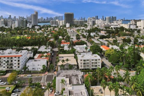 Condo in Miami Beach, Florida  № 2077811 - photo 20