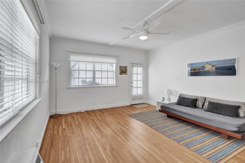 Condo in Miami Beach, Florida  № 2077811 - photo 29