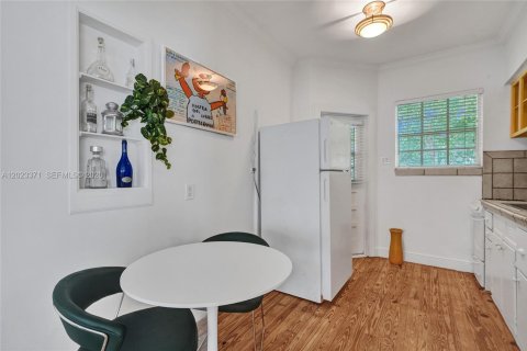Condo in Miami Beach, Florida  № 2077811 - photo 6