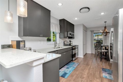 Condo in Sun City Center, Florida, 2 bedrooms  № 1802020 - photo 20