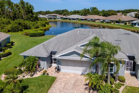 Condo in Sun City Center, Florida, 2 bedrooms  № 1802020 - photo 3