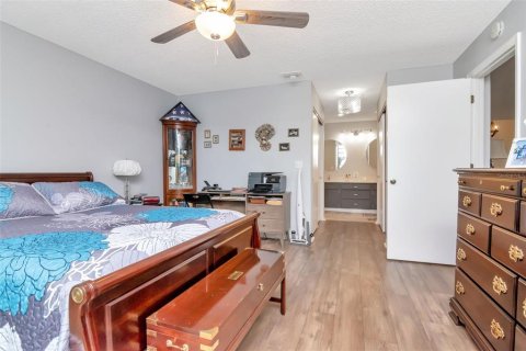 Condo in Sun City Center, Florida, 2 bedrooms  № 1802020 - photo 24