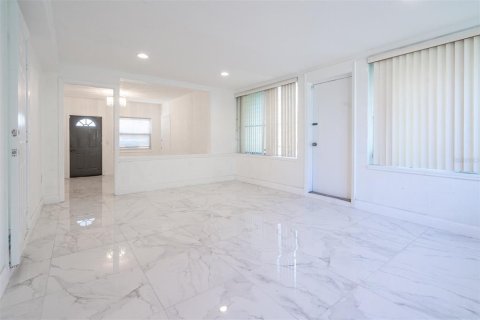 Immobilier commercial à vendre à Orlando, Floride: 143.91 m2 № 2398598 - photo 9