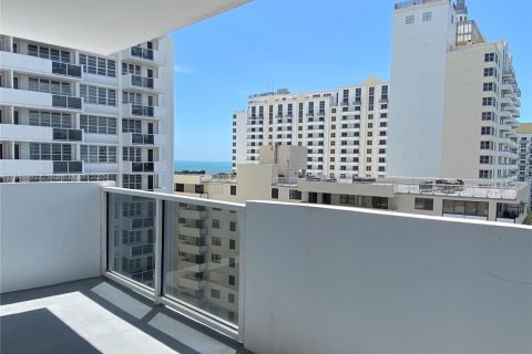 Copropriété à louer à Miami Beach, Floride: 2 chambres, 110.55 m2 № 1961226 - photo 25