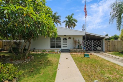 Villa ou maison à Cutler Bay, Floride 4 chambres, 132.76 m2 № 2091104