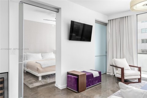 Condo in Miami Beach, Florida, 1 bedroom № 1997596 - photo 10