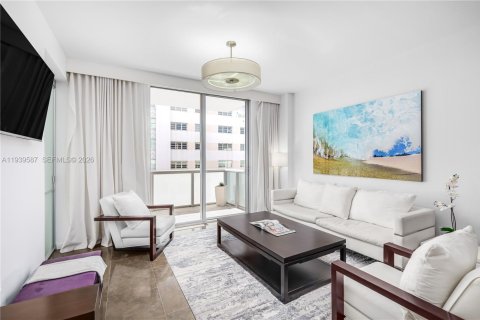 Condo in Miami Beach, Florida, 1 bedroom № 1997596 - photo 8