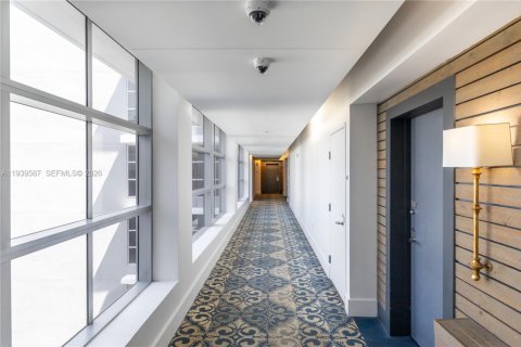 Condo in Miami Beach, Florida, 1 bedroom № 1997596 - photo 28