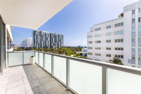 Condo in Miami Beach, Florida, 1 bedroom № 1997596 - photo 22