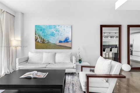 Condo in Miami Beach, Florida, 1 bedroom № 1997596 - photo 9