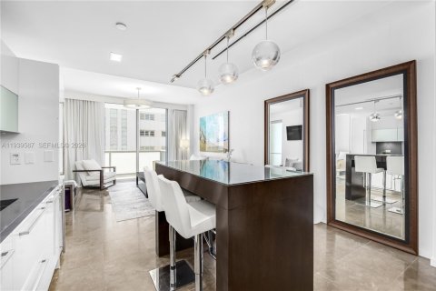 Condo in Miami Beach, Florida, 1 bedroom  № 1997596