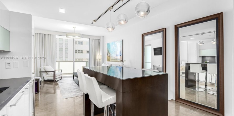 Condo in Miami Beach, Florida, 1 bedroom № 1997596