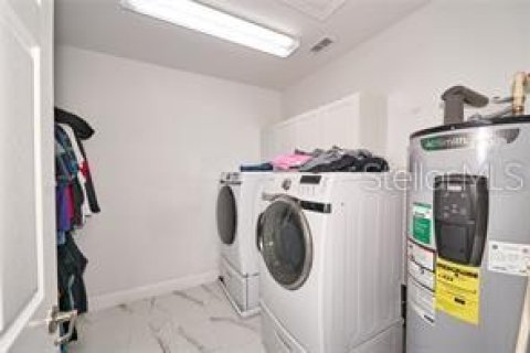 Adosado en venta en Apopka, Florida, 4 dormitorios, 227.89 m2 № 1592724 - foto 19
