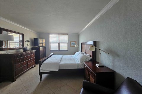 Copropriété à louer à Hollywood, Floride: 2 chambres, 111.3 m2 № 2047360 - photo 9