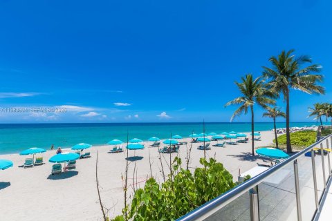 Copropriété à louer à Hollywood, Floride: 2 chambres, 111.3 m2 № 2047360 - photo 30