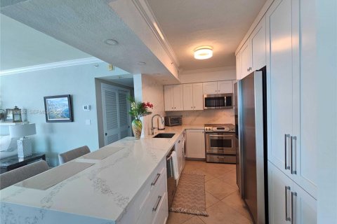Copropriété à louer à Hollywood, Floride: 2 chambres, 111.3 m2 № 2047360 - photo 7