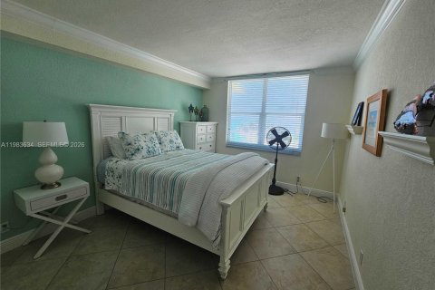 Copropriété à louer à Hollywood, Floride: 2 chambres, 111.3 m2 № 2047360 - photo 13