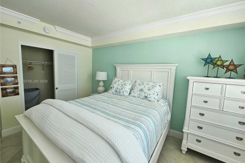 Copropriété à louer à Hollywood, Floride: 2 chambres, 111.3 m2 № 2047360 - photo 12