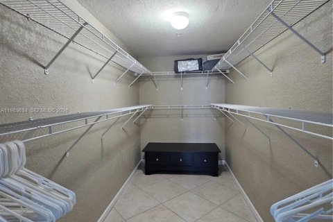 Copropriété à louer à Hollywood, Floride: 2 chambres, 111.3 m2 № 2047360 - photo 11