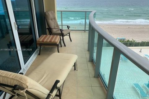 Copropriété à louer à Hollywood, Floride: 2 chambres, 111.3 m2 № 2047360 - photo 20