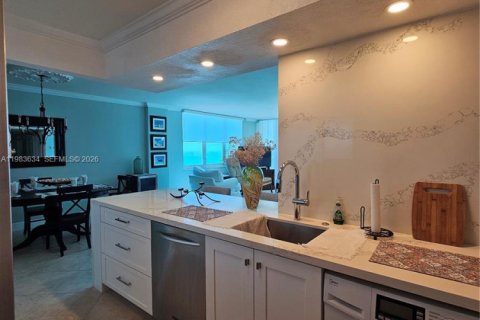Copropriété à louer à Hollywood, Floride: 2 chambres, 111.3 m2 № 2047360 - photo 24