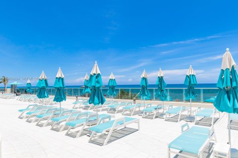 Copropriété à louer à Hollywood, Floride: 2 chambres, 111.3 m2 № 2047360 - photo 2