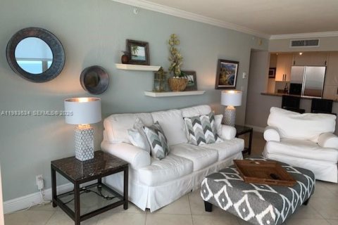 Copropriété à louer à Hollywood, Floride: 2 chambres, 111.3 m2 № 2047360 - photo 17