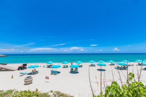 Copropriété à louer à Hollywood, Floride: 2 chambres, 111.3 m2 № 2047360 - photo 29