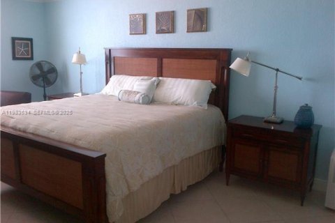 Copropriété à louer à Hollywood, Floride: 2 chambres, 111.3 m2 № 2047360 - photo 26