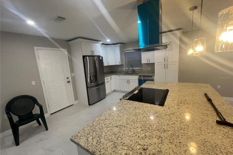 Casa en venta en Orlando, Florida, 4 dormitorios, 169.73 m2 № 1870431 - foto 14