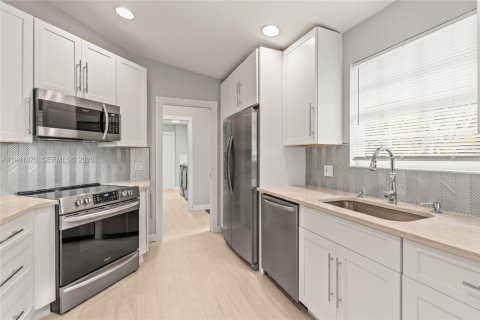 Casa en venta en Palm City, Florida, 2 dormitorios, 143.07 m2 № 2001921 - foto 7