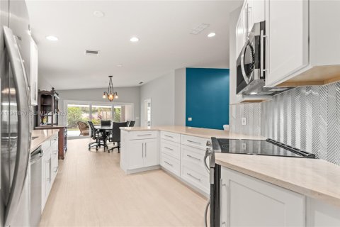 Casa en venta en Palm City, Florida, 2 dormitorios, 143.07 m2 № 2001921 - foto 6