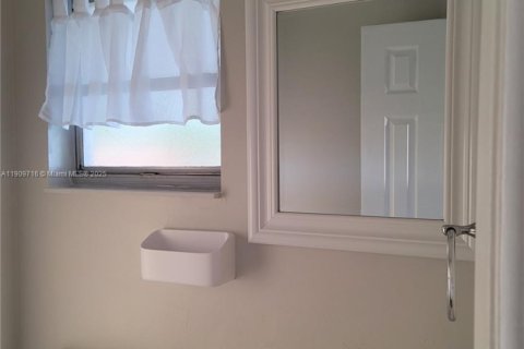 Villa ou maison à louer à Melbourne, Floride: 3 chambres, 106.84 m2 № 1965382 - photo 10