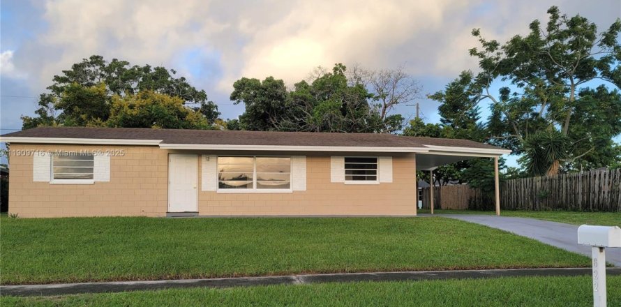 Villa ou maison à Melbourne, Floride 3 chambres, 106.84 m2 № 1965382