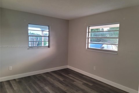 Villa ou maison à louer à Melbourne, Floride: 3 chambres, 106.84 m2 № 1965382 - photo 8