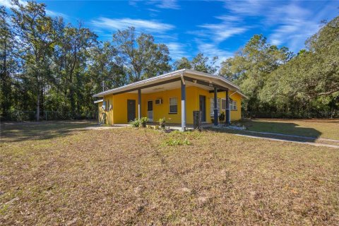 House in Inverness, Florida 3 bedrooms, 98.29 sq.m. № 2370786