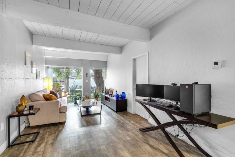 Condominio en venta en Miami, Florida, 4 dormitorios, 156.82 m2 № 2076823 - foto 5