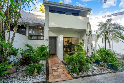 Condominio en venta en Miami, Florida, 4 dormitorios, 156.82 m2 № 2076823 - foto 2