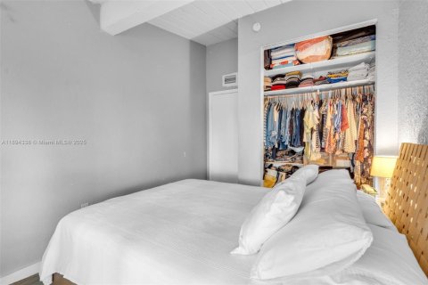 Condominio en venta en Miami, Florida, 4 dormitorios, 156.82 m2 № 2076823 - foto 22