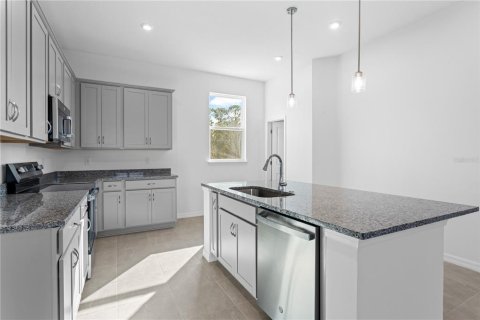 Townhouse in Westchase, Florida 3 bedrooms, 166.2 sq.m. № 2199702 - photo 13