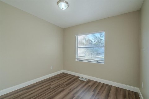 House in Orlando, Florida 4 bedrooms, 121.89 sq.m. № 1540239 - photo 15