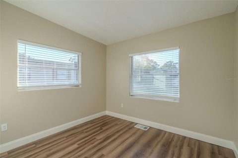 House in Orlando, Florida 4 bedrooms, 121.89 sq.m. № 1540239 - photo 22