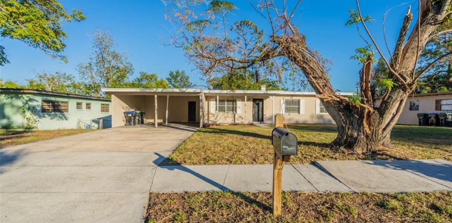 House in Orlando, Florida 4 bedrooms, 121.89 sq.m. № 1540239