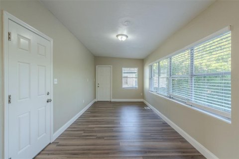 House in Orlando, Florida 4 bedrooms, 121.89 sq.m. № 1540239 - photo 11